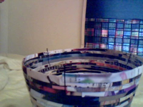 bobbypins Closed bobby-pins hold the strips together.